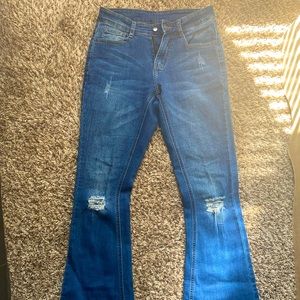 CUTE FLARE JEANS!